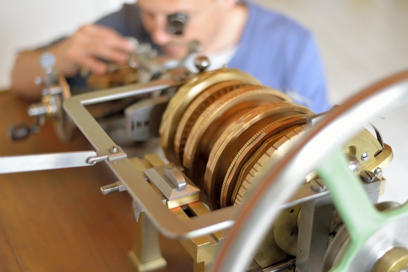 Behind the scenes of a decorative art: Guilloché