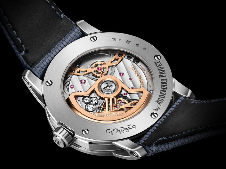 For its 150th anniversary, Audemars Piguet presents a revolutionary perpetual calendar that is fully adjustable by the crown: Calibre 7138.