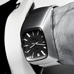 BULOVA “Accuquartz”