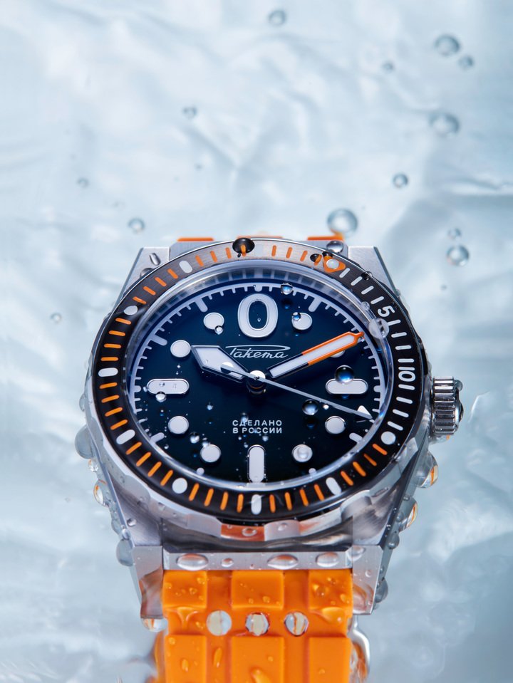 Raketa Amphibia: a watch for deep submersion