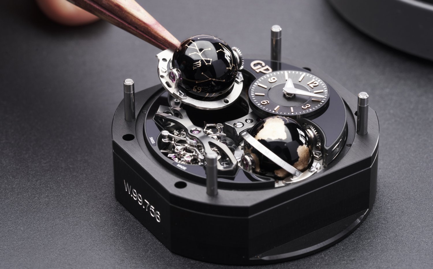 Girard-Perregaux unveils the Cosmos Infinity Edition