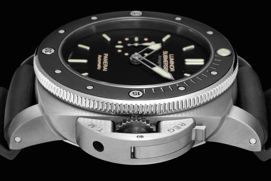 Panerai's New Creation - Luminor Submersible 1950 Amagnetic 3 Days Automatic Titanio