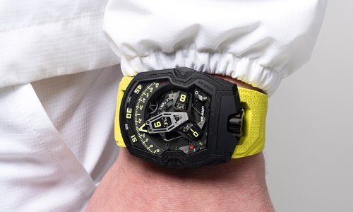 The UR-230 “Black Star” plunges Urwerk back into black