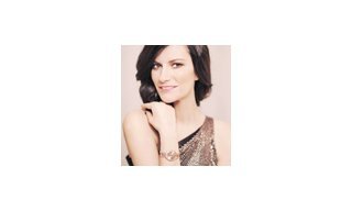 Laura Pausini wears her Gilda timepiece by Eberhard & Co in new video