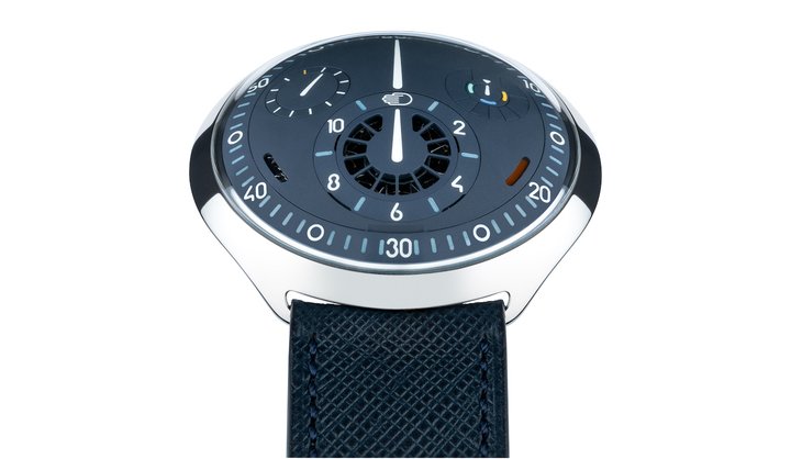 Ressence reinvents the crown