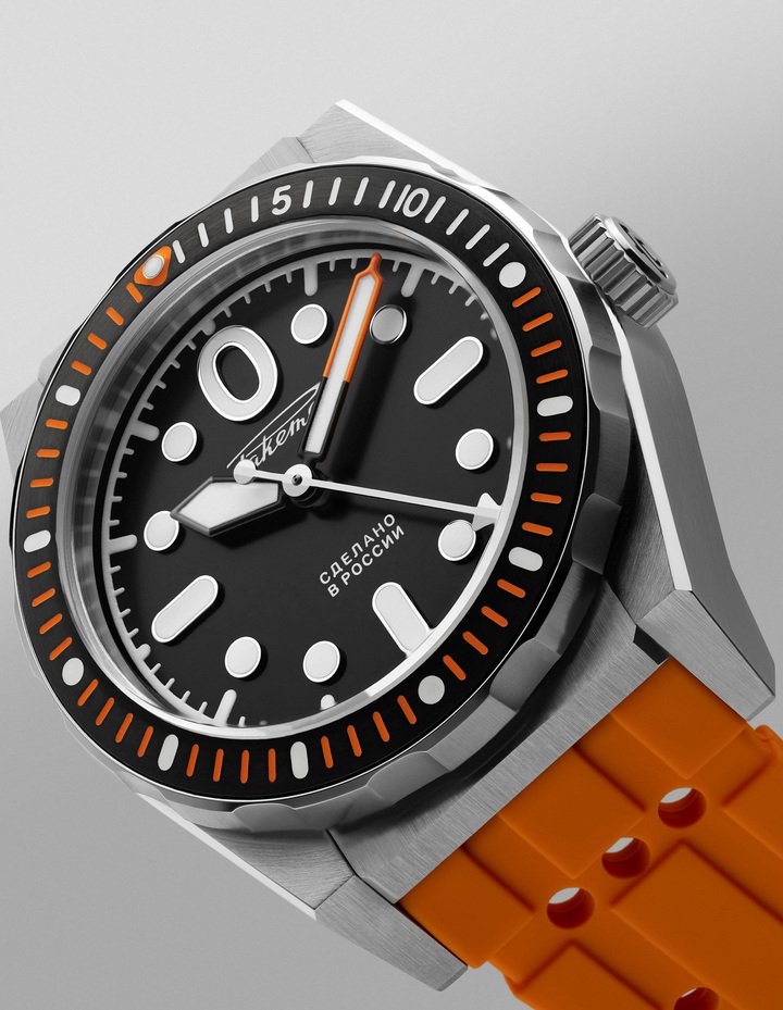 Raketa Amphibia: a watch for deep submersion