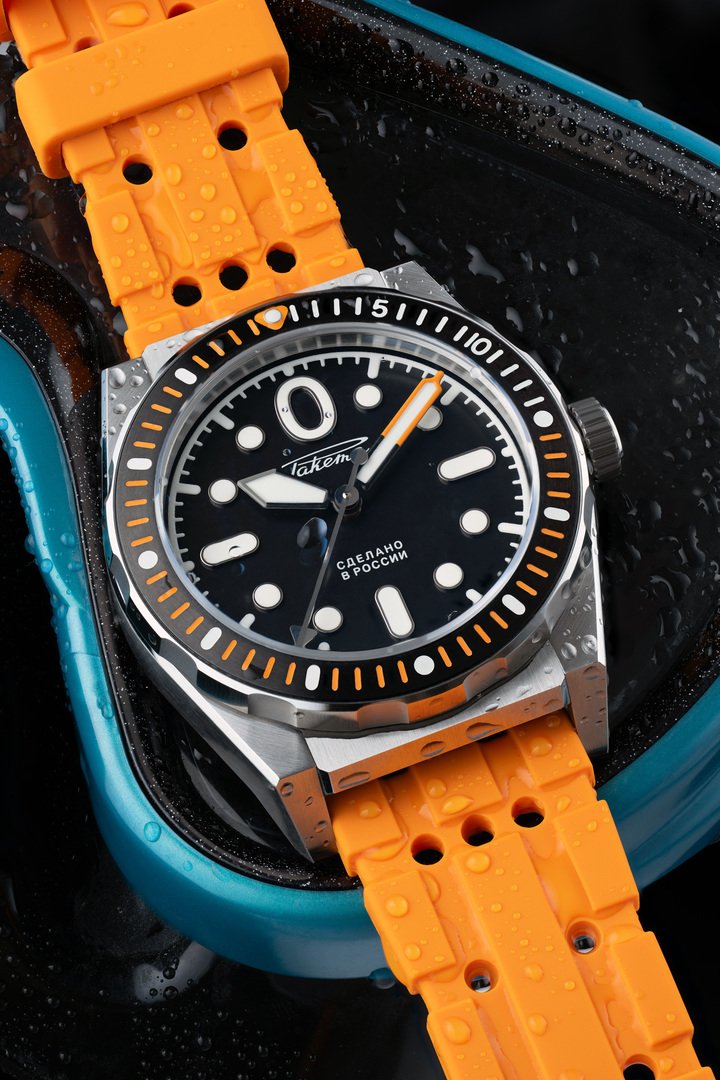 Raketa Amphibia: a watch for deep submersion