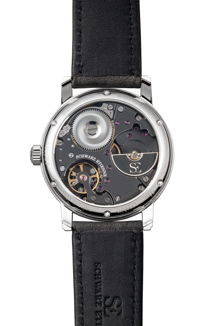 Schwarz Etienne sculpts intricate textures in Geometry Black