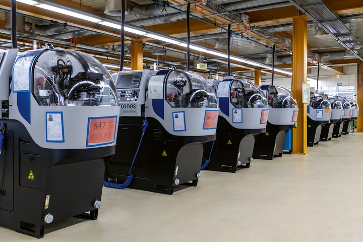 Dubois Dépraz operates an impressive fleet of machines. Shown here, Tornos Swiss Nano and Citizen 3 precision turning machines.