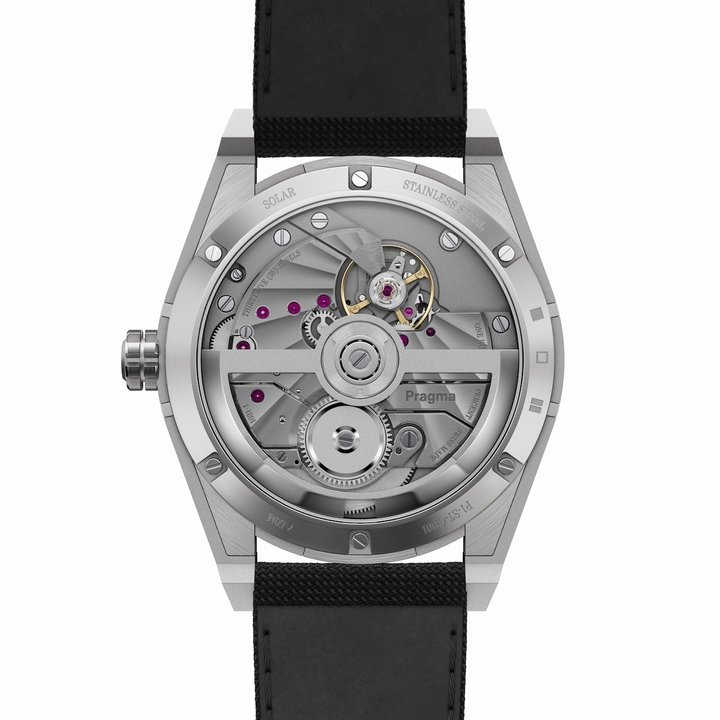 The movement for the Pragma P1 is by Chronode with plate and bridges in recycled titanium.