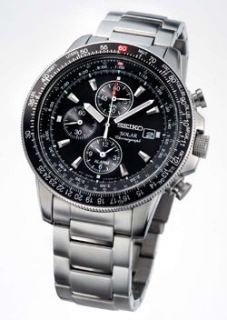 The icaré 2 glider & the new Seiko Solar Pilot Watch
